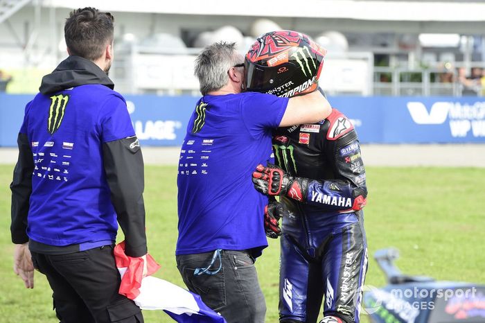 El Campeón del Mundo Fabio Quartararo, Yamaha Factory Racing celebra