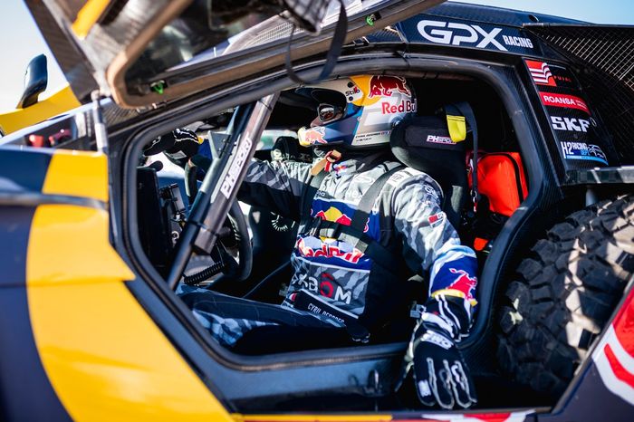 #210 Karman / Hexaom Peugeot: Cyril Despres