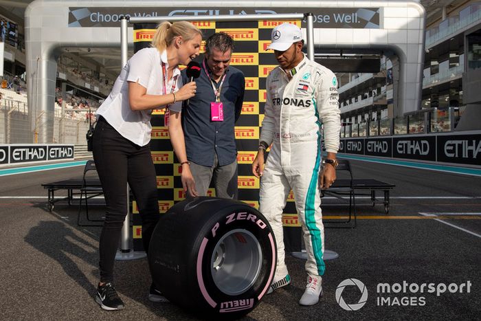 Lewis Hamilton, Mercedes AMG F1 recibe el Premio Pirelli Pole Position