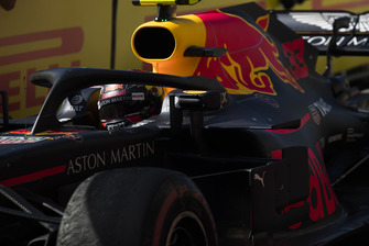 Max Verstappen, Red Bull Racing RB14, dans le parc fermé