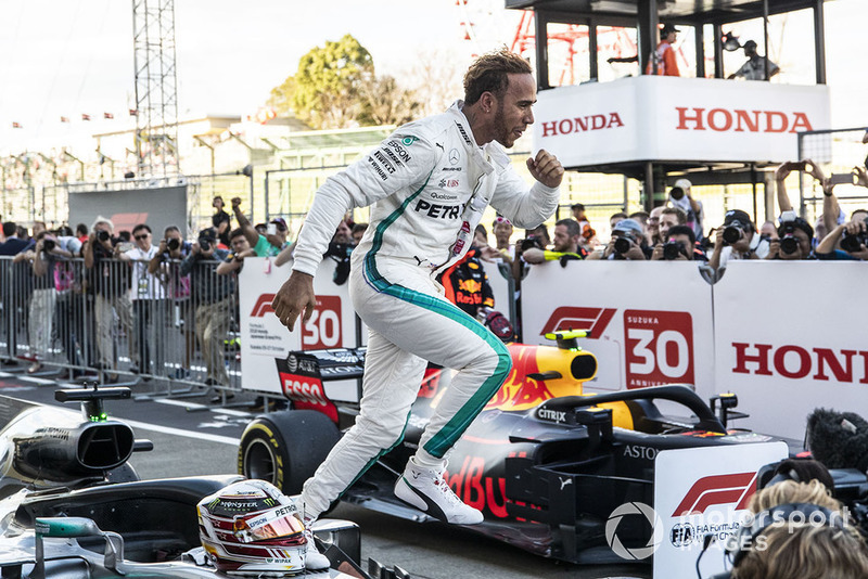 Lewis Hamilton újabb győzelme, ezúttal Szuzukában