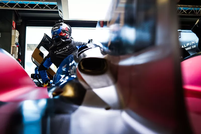 #35 Alpine Endurance Team Alpine A424: Paul-Loup Chatin