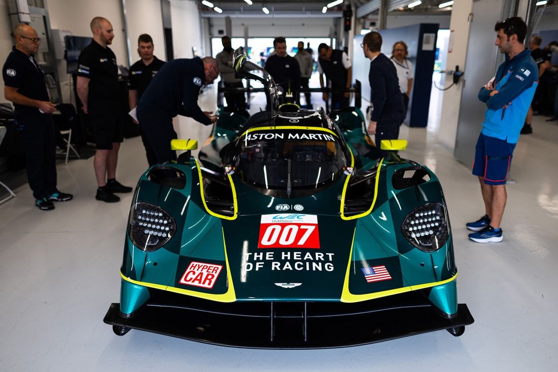 #007 Aston Martin Thor Equipo Aston Martin Valkyrie: Harry Tincknell, Tom Gamble, Ross Gunn