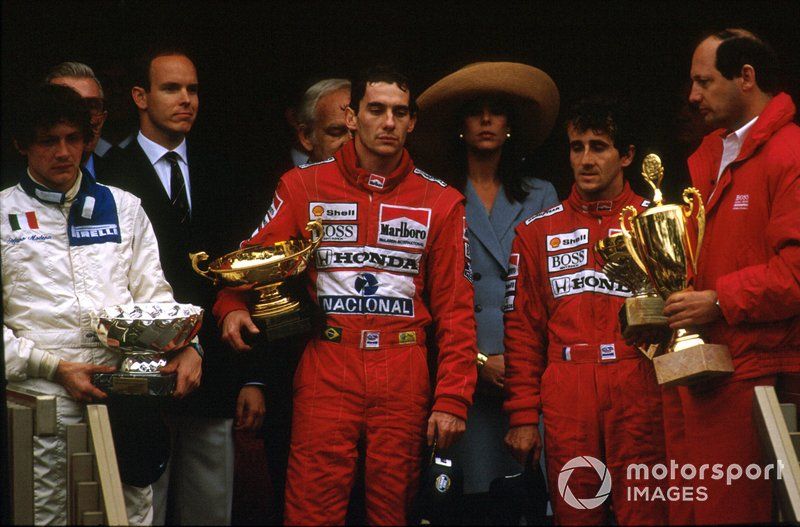 [Imagen: ayrton-senna-mclaren-alain-pro-1.jpg]