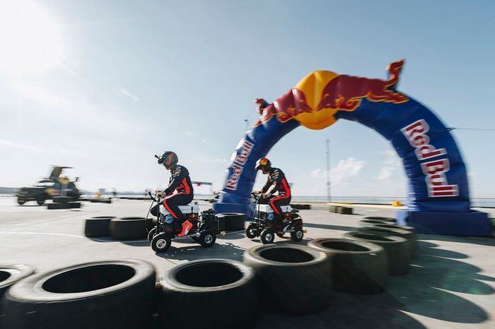 Max Verstappen, Red Bull Racing, Alex Albon, Red Bull Racing