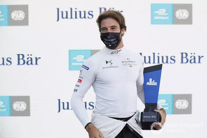 Antonio Felix da Costa, DS Techeetah, celebra su pole position