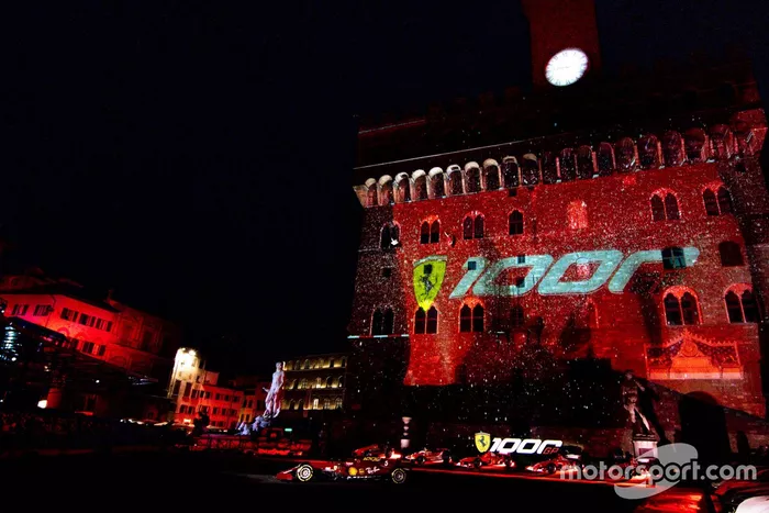 Ambiente de la celebración de los 1000 GP de Ferrari