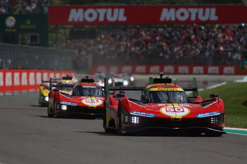 Restart, #50 Ferrari AF Corse Ferrari 499P: Antonio Fuoco, Miguel Molina, Nicklas Nielsen leads