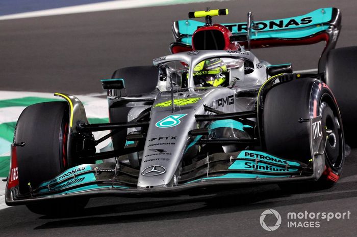 Lewis Hamilton, Mercedes W13 