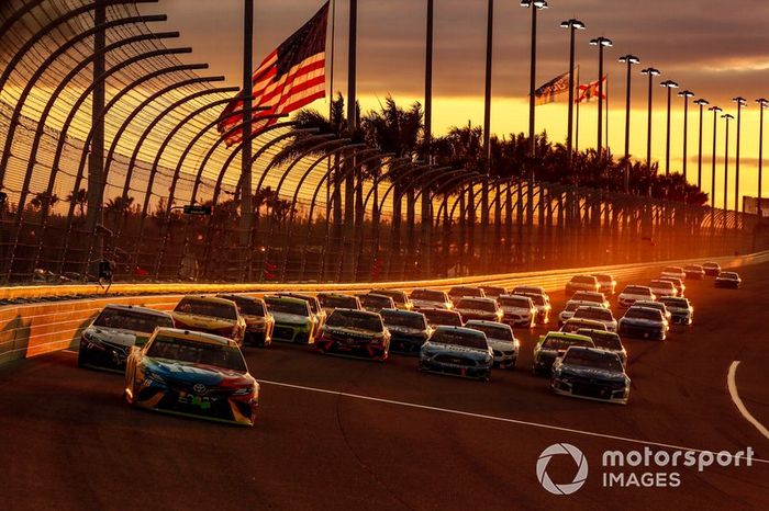 La NASCAR iba a disputar las carreras de Atlanta y Homestead a puerta cerrada, quinta y sexta cita de su 2020, pero finalmente decidió posponerlas ante la creciente crisis mundial.