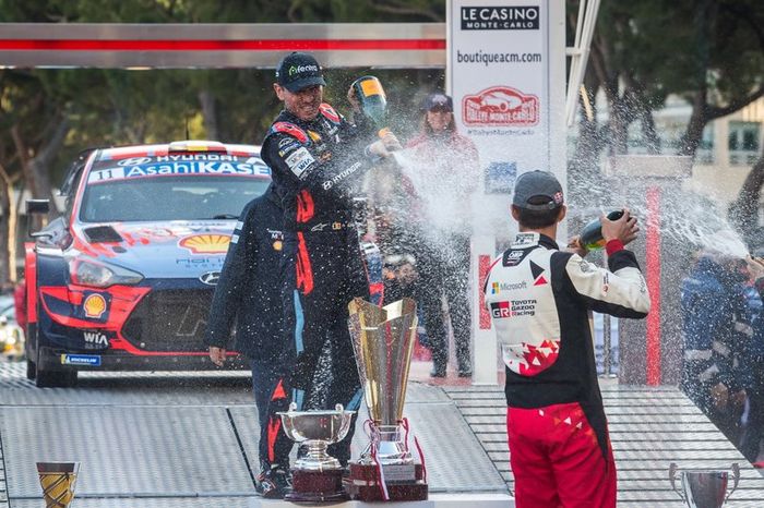 Podium: Nicolas Gilsoul, Hyundai Motorsport and Elfyn Evans, Toyota Gazoo Racing