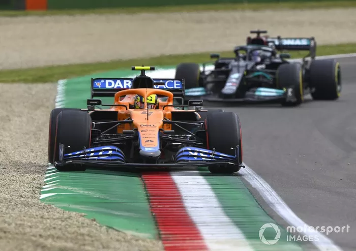 Lando Norris, McLaren MCL35M, Lewis Hamilton, Mercedes W12