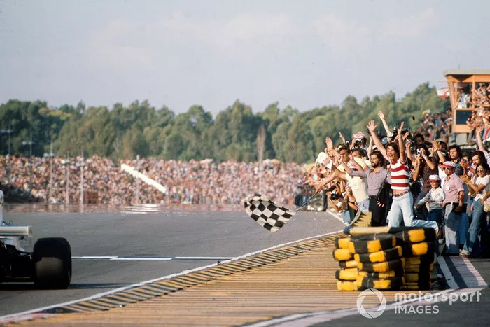 Carlos Reutemann, Brabham BT44B