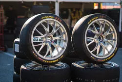 Des pneus Pirelli