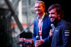 Fernando Alonso, McLaren, en el escenario