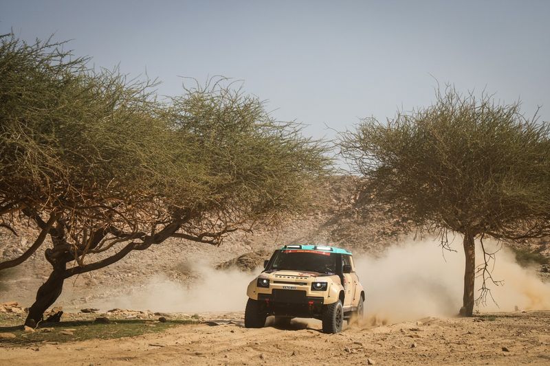 #502 Defender Rally Defender: Rokas Baciuska, Oriol Vidal