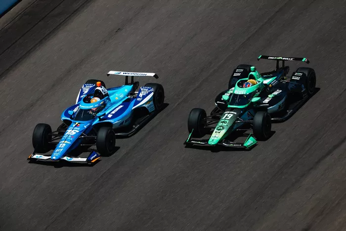  Rinus VeeKay, Chevrolet de Juncos Hollinger Racing,  Dennis Hauger, Honda de Dale Coyne Racing
