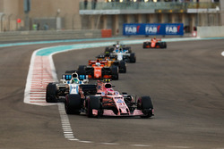 Esteban Ocon, Sahara Force India F1 VJM10, Felipe Massa, Williams FW40, Fernando Alonso, McLaren MCL