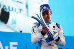 Podio: segundo lugar Sébastien Buemi, Renault e.Dams,