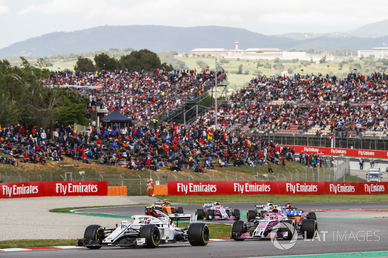 Charles Leclerc, Sauber C37, Esteban Ocon, Force India VJM11, Fernando Alonso, McLaren MCL33