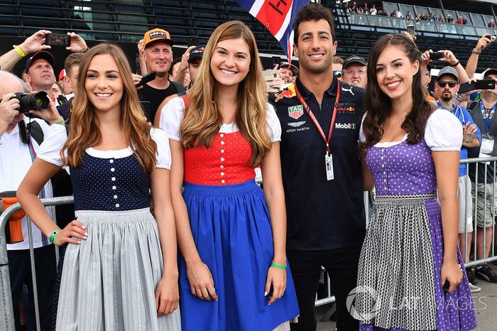 Daniel Ricciardo, Red Bull Racing y chicas 