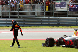 Daniel Ricciardo, Red Bull Racing RB13 valt uit