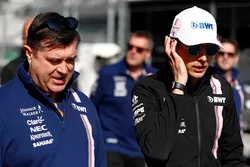 Esteban Ocon, Force India, lors de la reconnaissance de piste