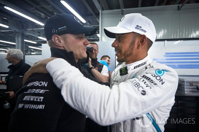 Valtteri Bottas, Mercedes AMG F1, congratulates Lewis Hamilton, Mercedes AMG F1, 1st position