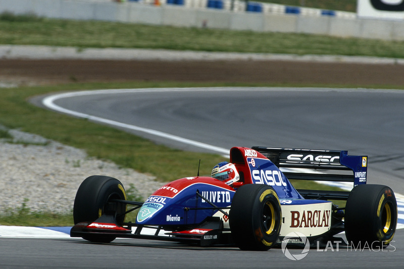 Já Rubens Barrichello, da Jordan, em sua quinta participação na Fórmula 1, foi o 12º dos 14 classificados naquele dia, a três voltas do vencedor.
