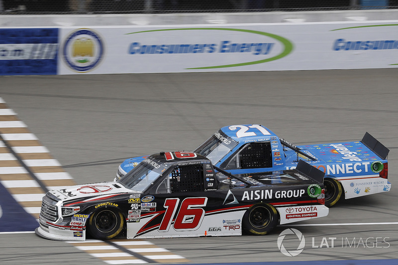 El ganador de la carrera, Brett Moffitt