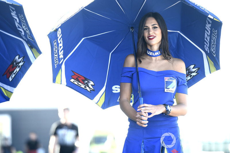 Una chica de la parrilla