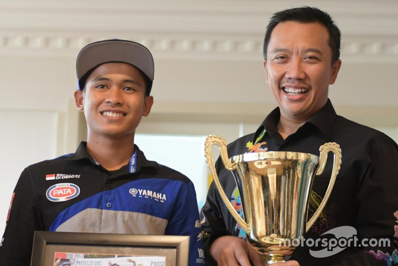 Galang Hendra dan Menteri Pemuda dan Olahraga (Menpora), Imam Nahrawi