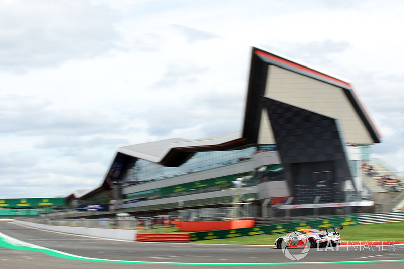 #61 Clearwater Racing Ferrari 488 GTE: Weng Sun Mok, Keita Sawa, Matthew Griffin