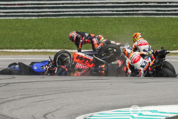 Jack Miller, Red Bull KTM Factory Racing, Fabio Quartararo, Yamaha Factory Racing, Brad Binder, Red Bull KTM Factory Racing Crash