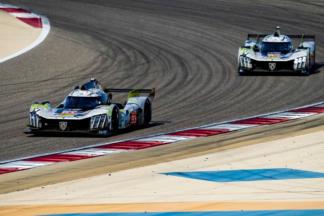 #93 Peugeot Totalenergies Peugeot 9X8: Mikkel Jensen, Nico Muller, Jean-Eric Vergne, #94 Peugeot Totalenergies Peugeot 9X8: Paul Di Resta, Loic Duval, Stoffel Vandoorne