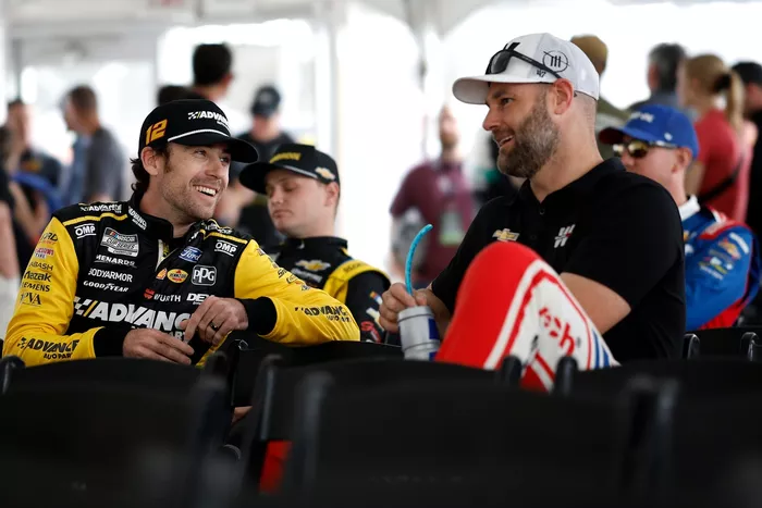 Ryan Blaney, Team Penske Ford, Shane van Gisbergen, Trackhouse Racing Chevrolet
