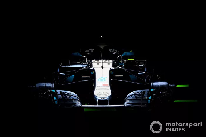 Lewis Hamilton, Mercedes W09 
