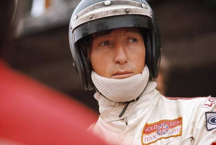 Su debut tuvo lugar en 1964, en el GP de Austria, donde se vio obligado a retirarse por un problema de dirección en la vuelta 59 (de105). A pesar de haber llegado a la F1, Rindt corrió simultáneamente en otras categorías, como la Fórmula 2