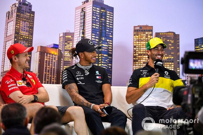 Sebastian Vettel, Ferrari, Lewis Hamilton, Mercedes-AMG Petronas F1, y Daniel Ricciardo, Renault F1