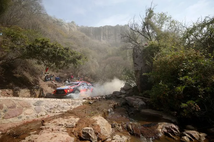 Thierry Neuville, Nicolas Gilsoul, Hyundai Motorsport Hyundai i20 Coupe WRC