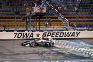 Race Winner Josef Newgarden, Team Penske Chevrolet