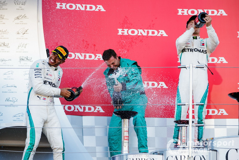 Lewis Hamilton újabb győzelme, ezúttal Szuzukában
