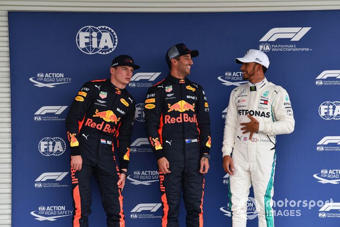 Max Verstappen, Red Bull Racing, Daniel Ricciardo, Red Bull Racing y Lewis Hamilton, Mercedes AMG F1 celebran en Parc Ferme 