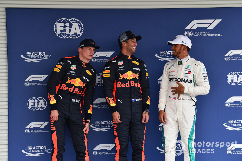 Max Verstappen, Red Bull Racing, Daniel Ricciardo, Red Bull Racing y Lewis Hamilton, Mercedes AMG F1 celebran en Parc Ferme