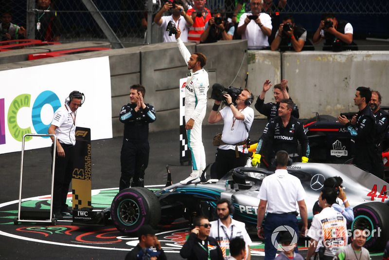 Льюіс Хемілтон, Mercedes AMG F1 W09