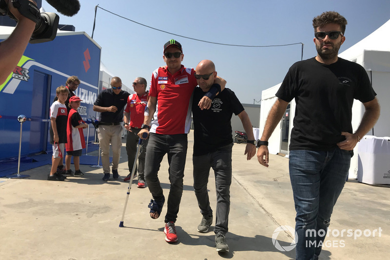 Jorge Lorenzo, Ducati Team, infortunato dopo la caduta