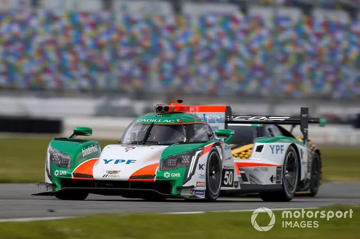 Agustín Canapino y el Juncos Racing en acción en Daytona
