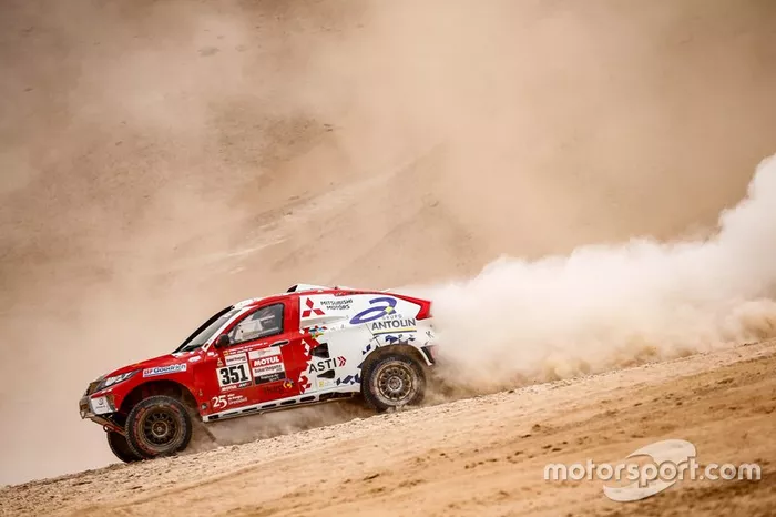#351 Mitsubishi: Cristina Gutierrez, Pablo Moreno Huete
