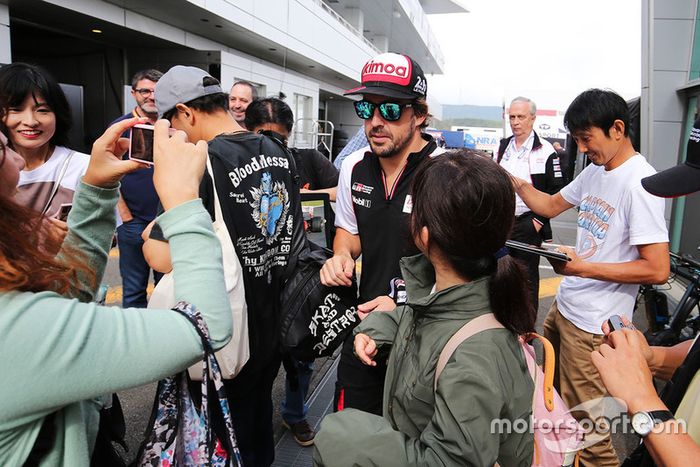 Fernando Alonso, Toyota Gazoo Racing con fans