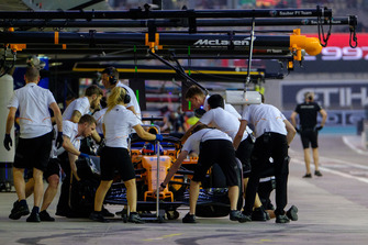 Fernando Alonso, McLaren Renault pit stop